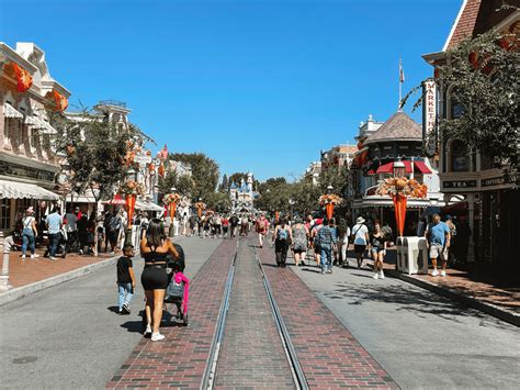 cheapest time to go to disneyland